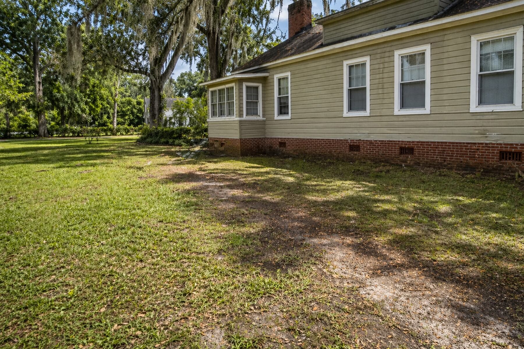 Same Darien estate home interior after cleanout, cleared and swept by Golden Isles Junk Removal.